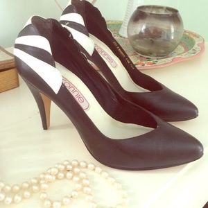 Vintage size 7 1/2 black and white pumps