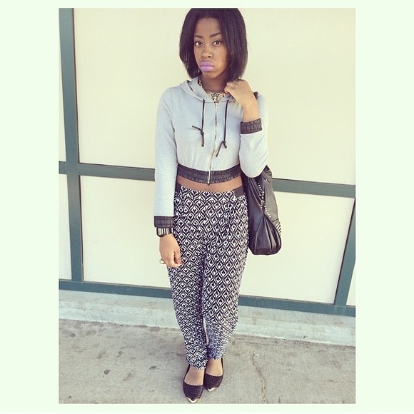 Tribal print joggers 💕