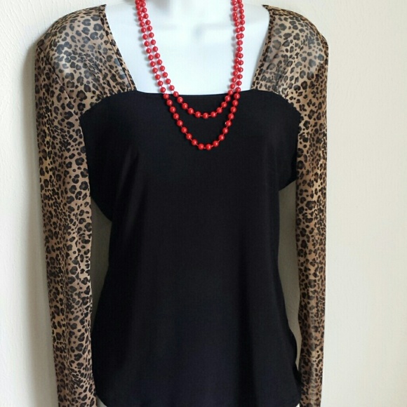 ❤LEOPARD  Sheer Sleeves Top💙