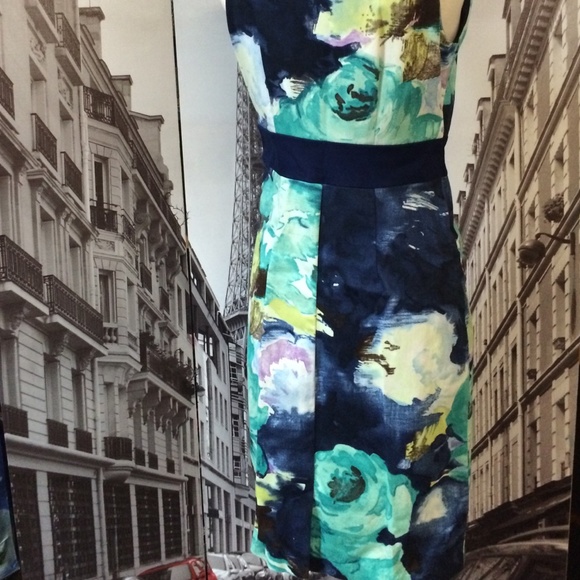 ❌SOLD❌ Navy Floral Dress - Picture 4 of 4