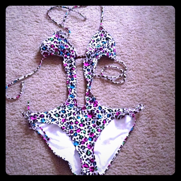 One piece swim suit