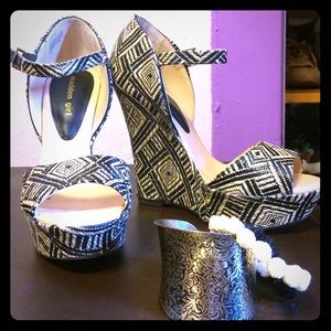 Madden girl wedge with woven tribal pattern