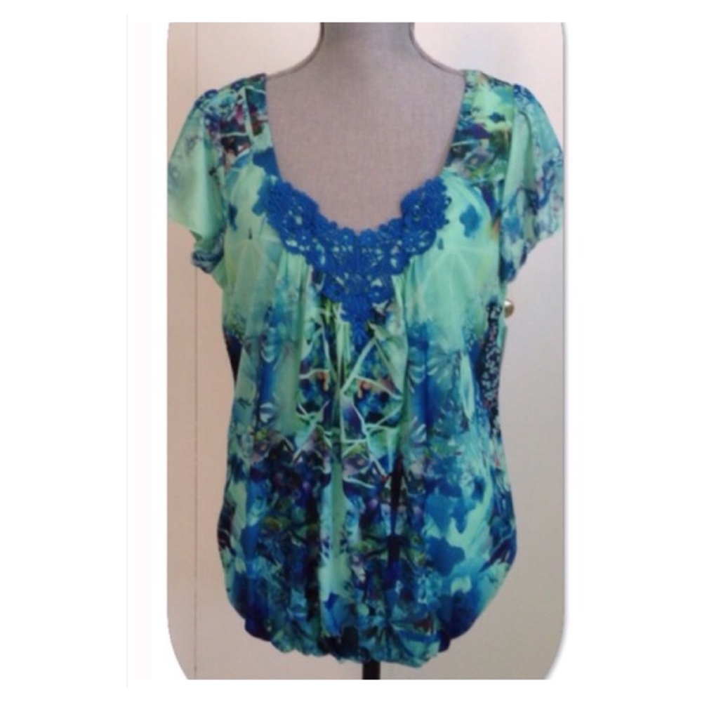 NWT live and let live beautiful top!