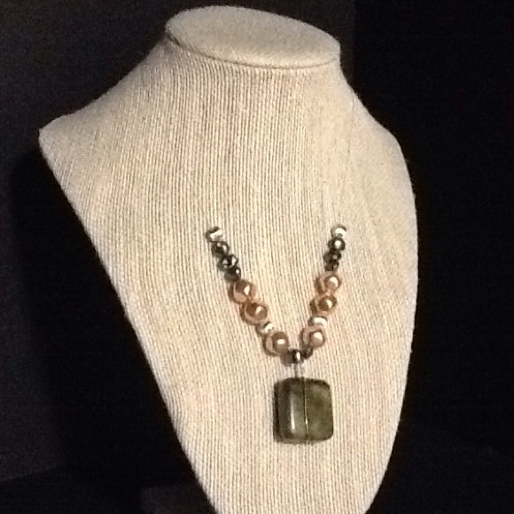 Floating 16" Beautiful green stone with pearls