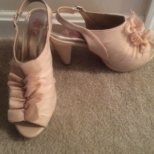 Darling light pink/beige heels with ruffles