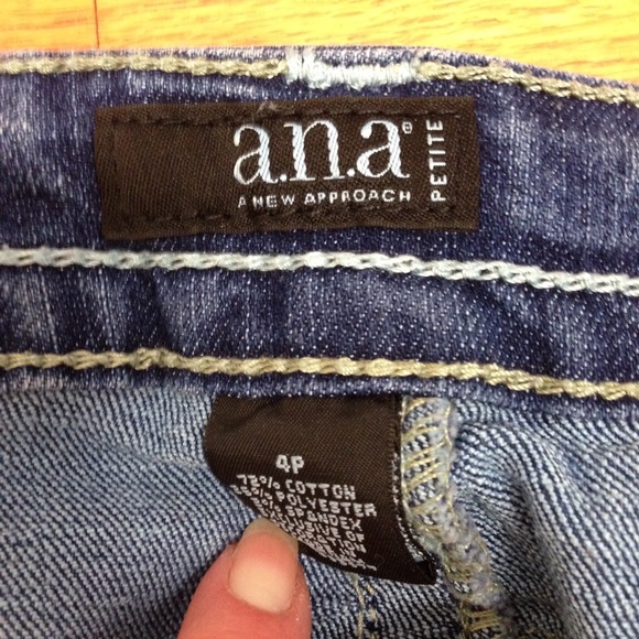 Like new A.N.A cuff rolled denim Capri - Picture 3 of 3