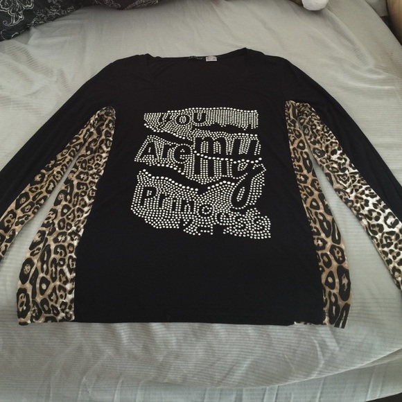Black and leopard top