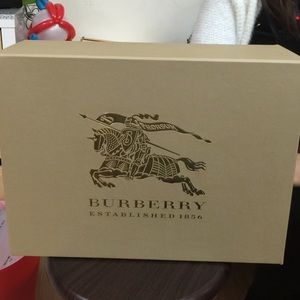 Burberry gift box 16x12 new
