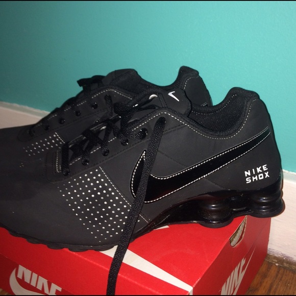 mens black nike shox