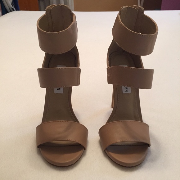Steve Madden Nude Heels