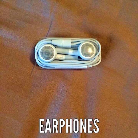 Apple earphones