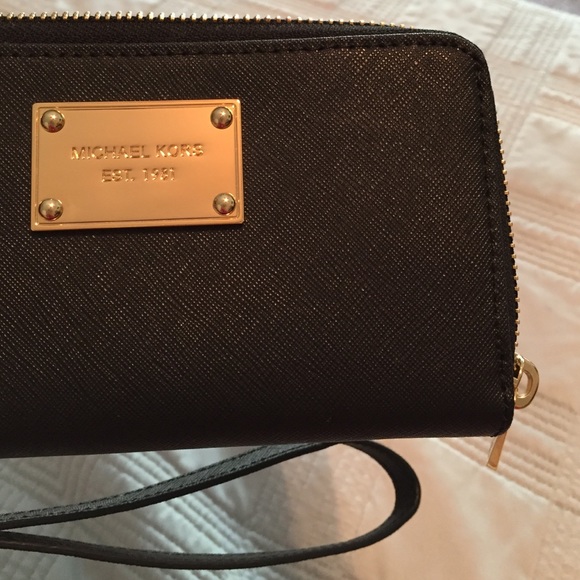 Michael Kors NWOT wallet