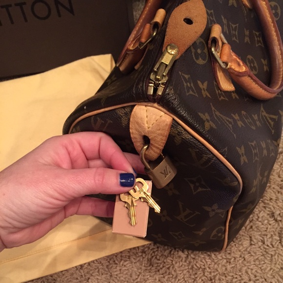 SOLD!! Louis Vuitton Speedy 30 Mono. Authentic. - Picture 3 of 4