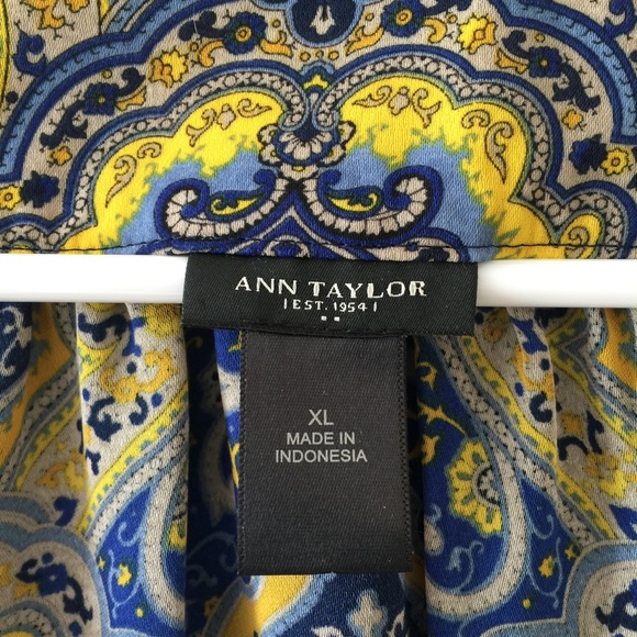 Saturday Night Only Sale! Ann Taylor 🌼Silky Top