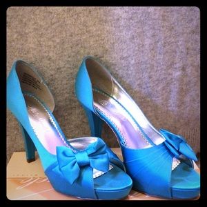 Matching shoes to bridesmaid dress