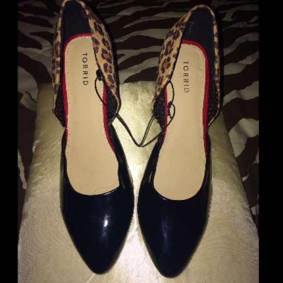 Leopard pumps
