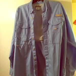 Men's Columbia fishing shirt.