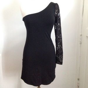 Lace arm party dress