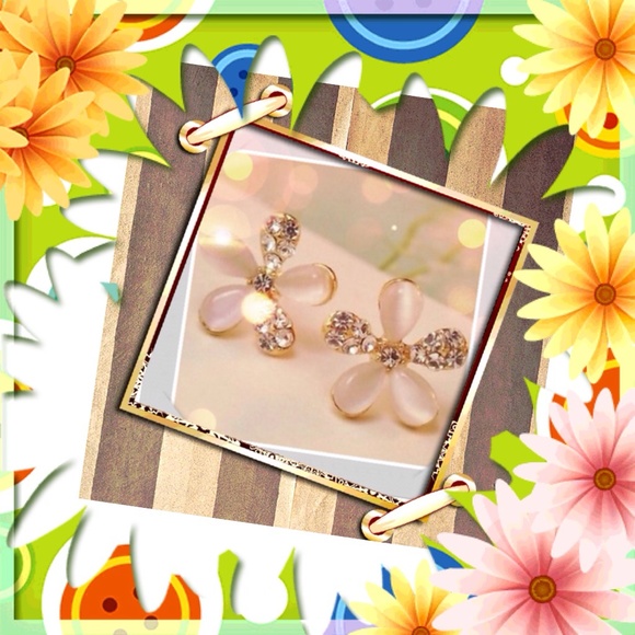 Rose gold 9k filled with triple A CZ and opals. - Picture 3 of 4