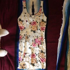 Floral tight bodycon dress! 🌸🌺🌸