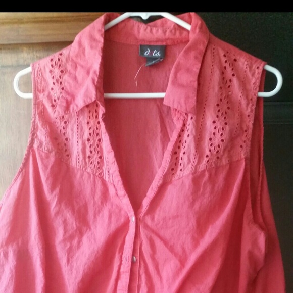 Dots brand coral