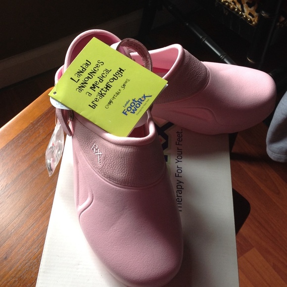 NWT / NIB. Landau clogs/ sandals