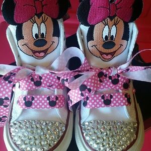 Bling white kids converse.