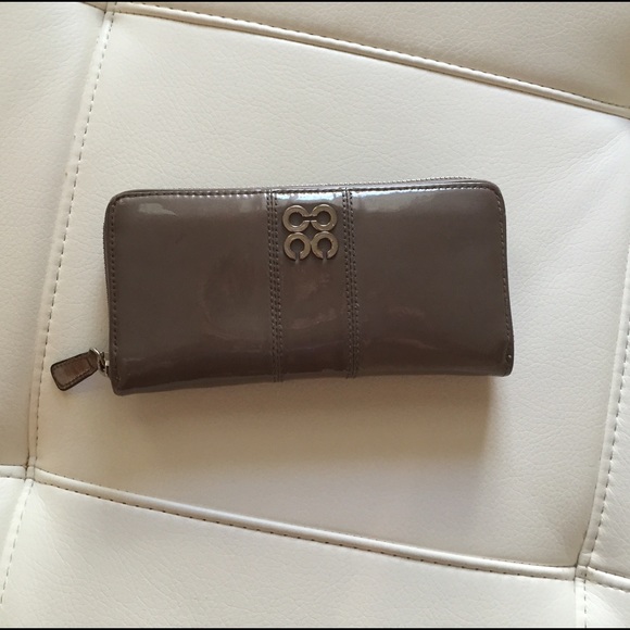 Coach Patent Leather Zipper Wallet - Picture 4 of 4