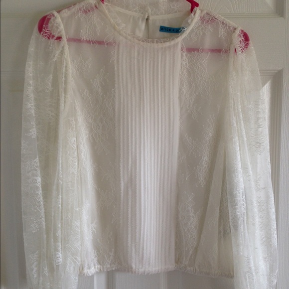 Nwt Alice + Olivia cream lace blouse sz M