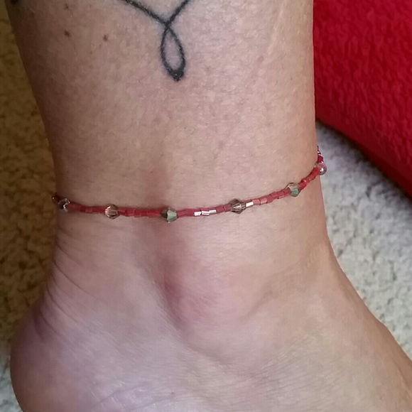 Red beaded stretch anklet - Picture 2 of 2