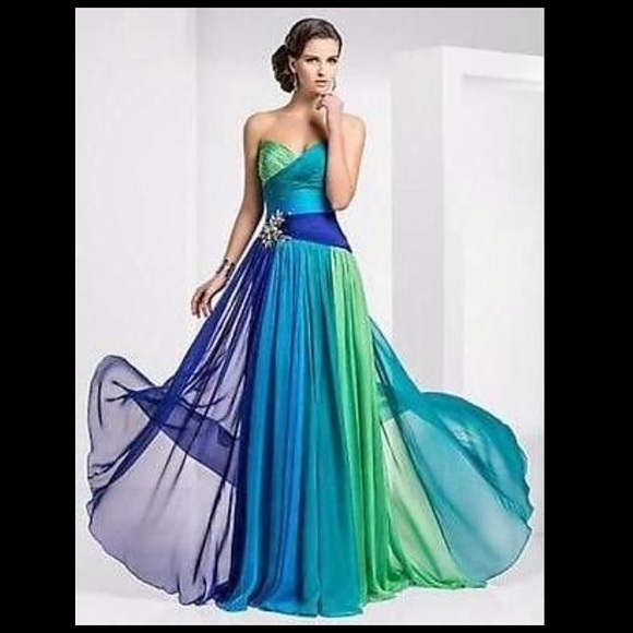 Dress - Picture 2 of 4