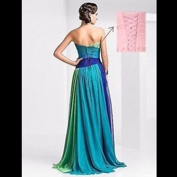 Dress - Picture 3 of 4