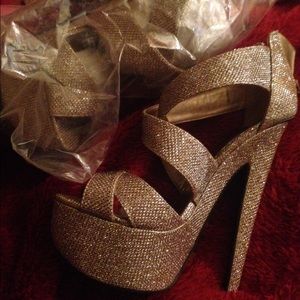 🆕 Glitter heels