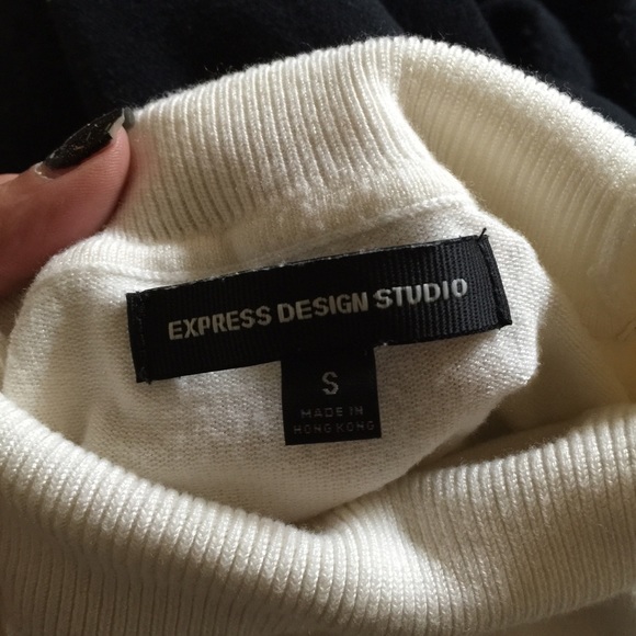 Express Design Studio Sweater - Picture 2 of 2