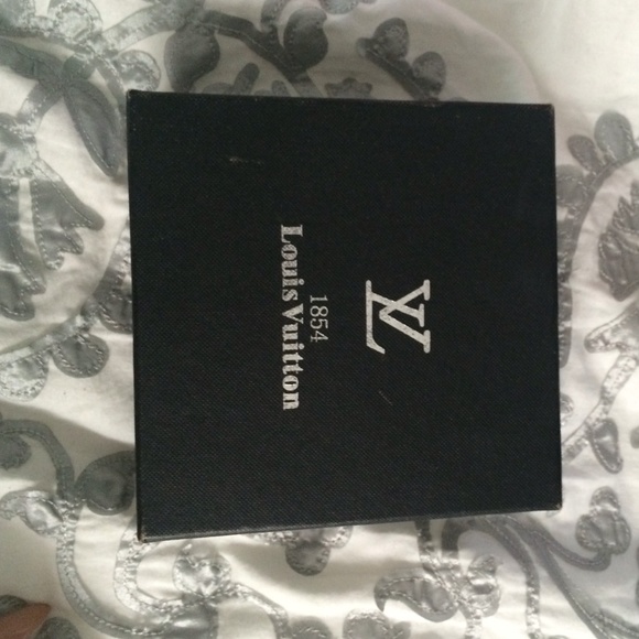 SOLD!!! Small LV box - Picture 1 of 2