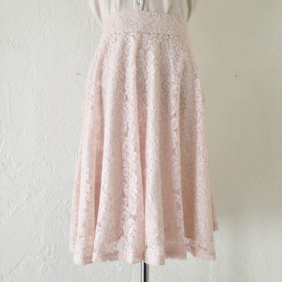 💥SOLD💥Forever 21 Pink Lace Skirt