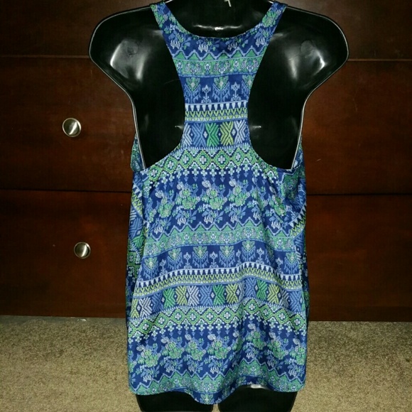 Gorgeous print tank - Picture 2 of 3