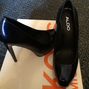 Metallic Navy Blue Pumps