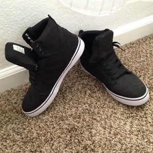 Osiris High Top Black Skater Tenni Shoes (Vans)