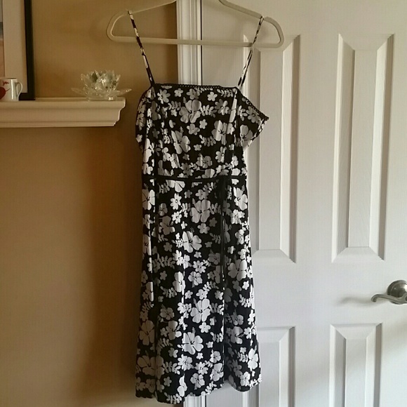 SOLD Dress and matching Steven Madden Flops - Picture 2 of 4