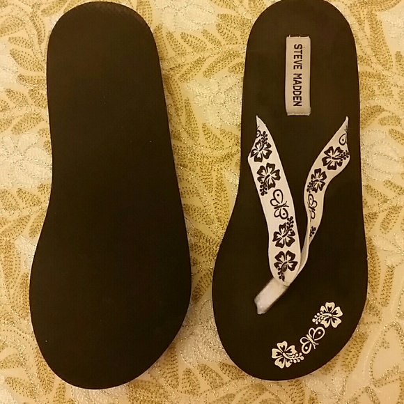 SOLD Dress and matching Steven Madden Flops - Picture 4 of 4