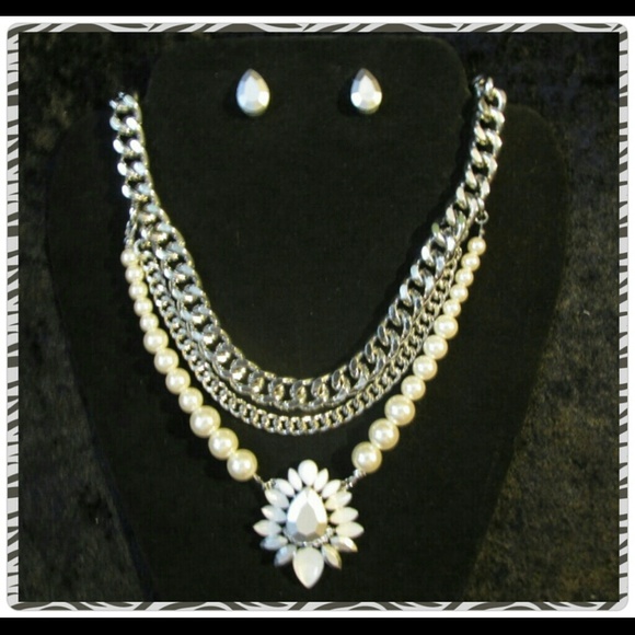 Necklace set