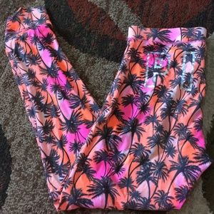 VS Pink leggings