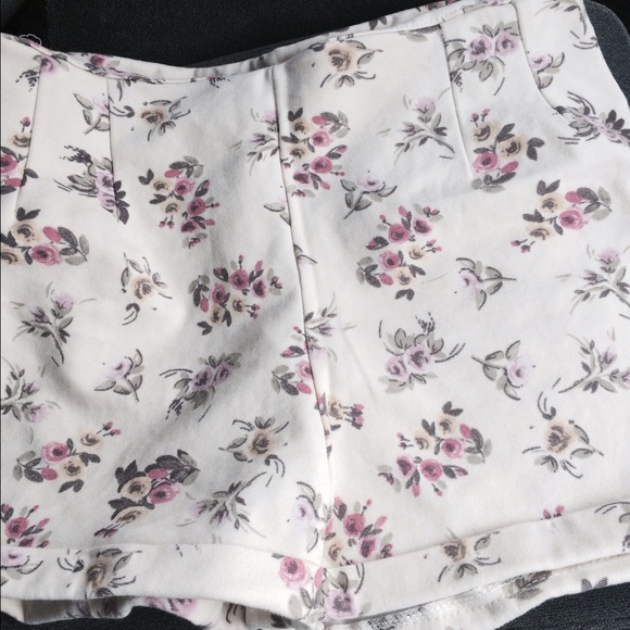 Brandy Melville floral shorts