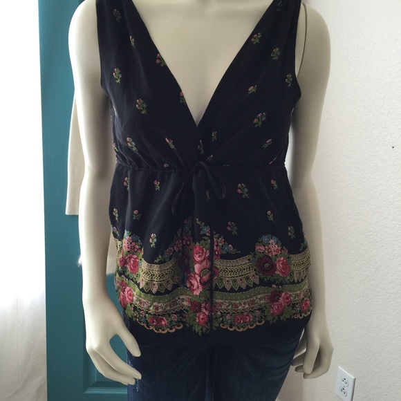 Vintage 90s DKNY Beautiful 🌺💞 top