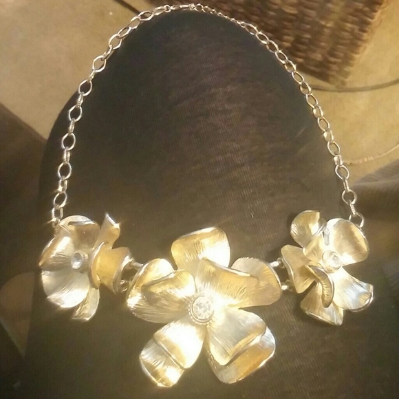 Gold flower necklace