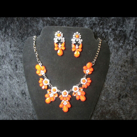 Necklace set