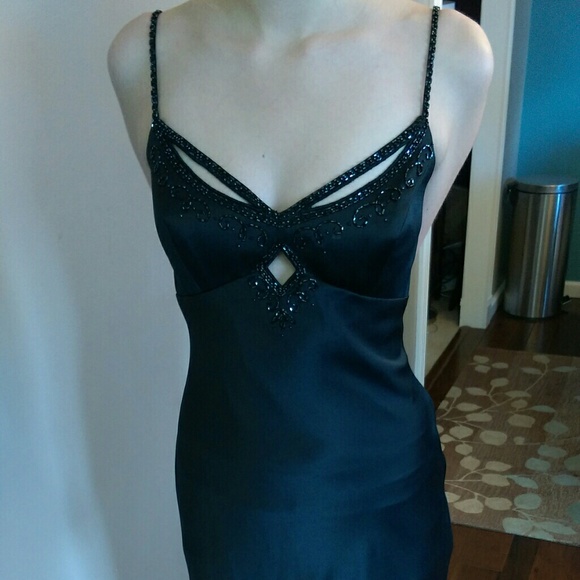 Party dress - Picture 3 of 4