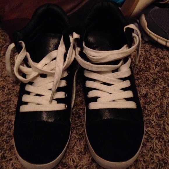 Black high top converse like
