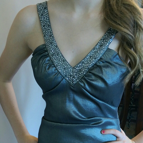 Party dress - Picture 2 of 4